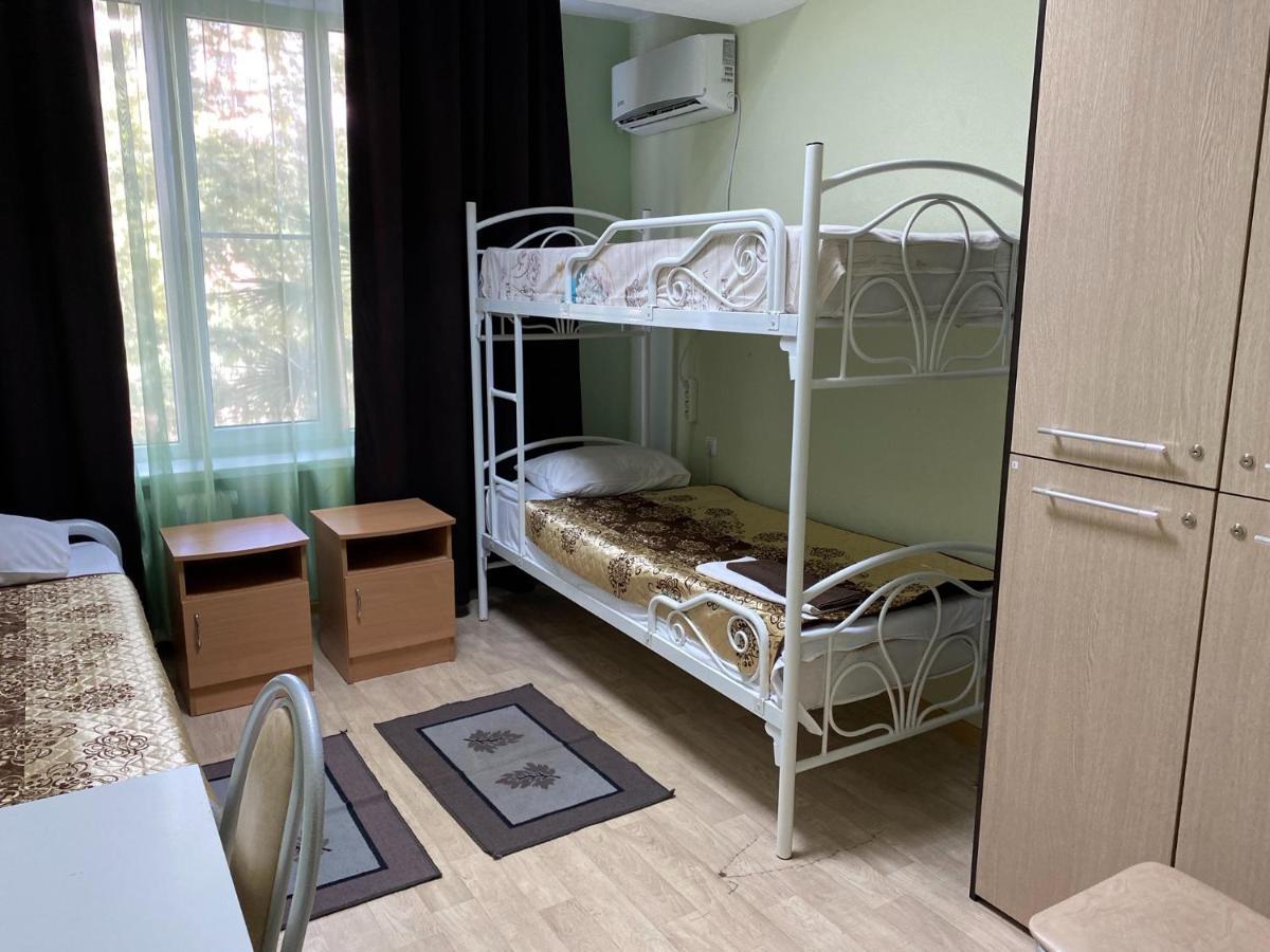 Hostel On Komsomolskaya Sochi Ngoại thất bức ảnh